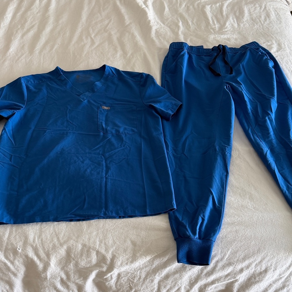 FIGS jogger set, royal blue, Size L Top, Size L bottom EXCELLENT CONDITION